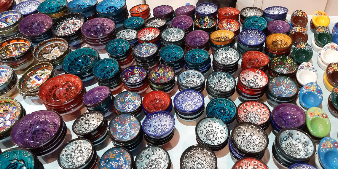 18ª FEINCARTES: MAIS DE 100 EXPOSITORES DE DECORAÇÃO PELO MUNDO NO ESTACIONAMENTO DA UFES