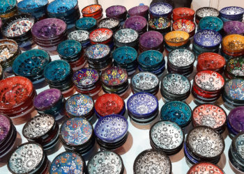 18ª FEINCARTES: MAIS DE 100 EXPOSITORES DE DECORAÇÃO PELO MUNDO NO ESTACIONAMENTO DA UFES